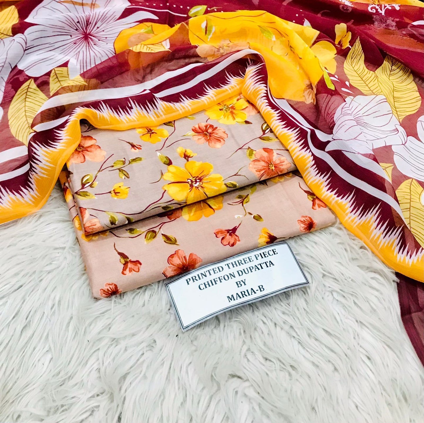 Lawn 3PC โ Chiffon Dupatta โ D-118