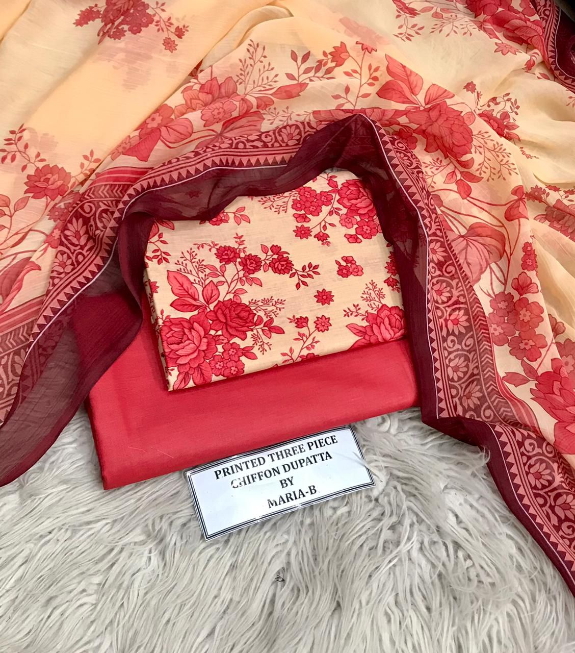 Lawn 3PC โ Chiffon Dupatta โ D-111